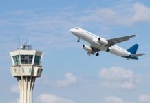 America’s Most Stressful Airport? – WOW An airplane taking off near an airport control tower